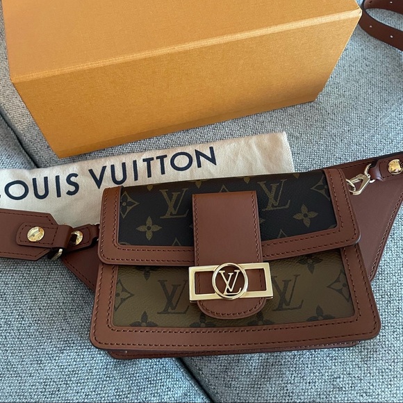 🔥LOUIS VUITTON🔥/Monogram  Canvas Dauphine Bumbag Bag/Gently Used/Box included - Picture 14 of 16